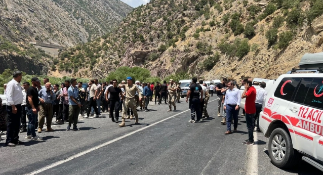 Güvenlik korucusu yol güvenliği sağlarken Zap Suyu'na düşüp boğuldu