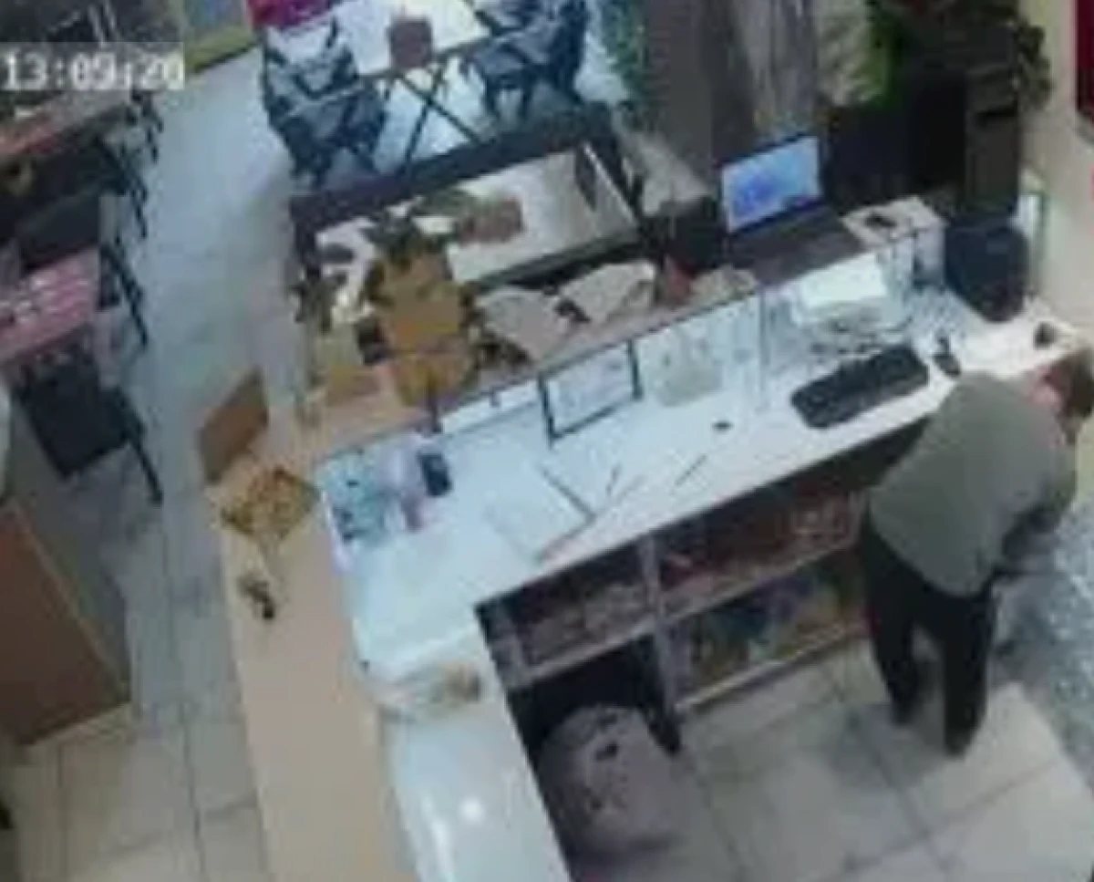 Hakkari'de kafede gaz sıkışması kaynaklı patlama