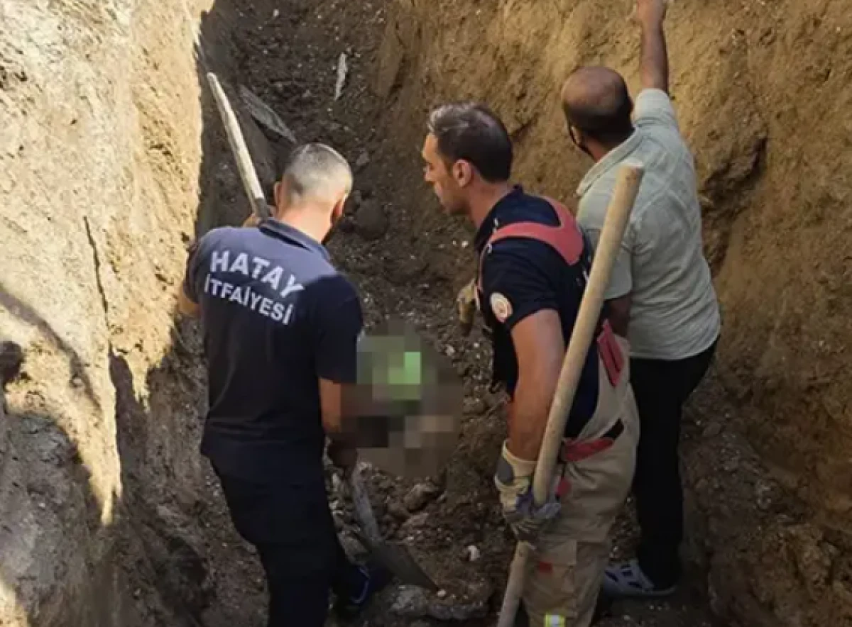 Hatay'da g&ouml;&ccedil;&uuml;k altında kalan iş&ccedil;i &ouml;ld&uuml;