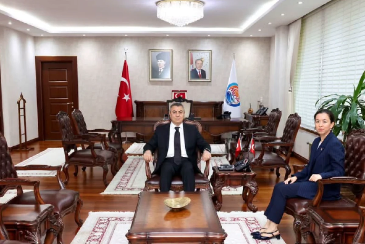 HERKESİN VALİSİ!