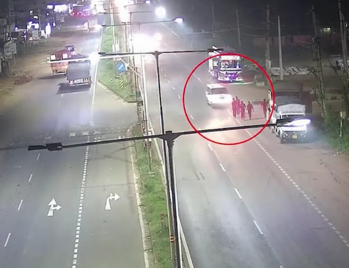 Hindistan'da &ccedil;ay molası faciaya neden oldu: 4 &ouml;l&uuml;, 3 yaralı