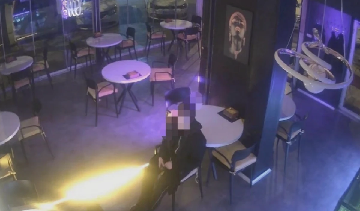 Hırsızlığın da b&ouml;ylesi' Hem paraları &ccedil;aldı hem de ısındı, yemek yedi ve televizyon izledi..  