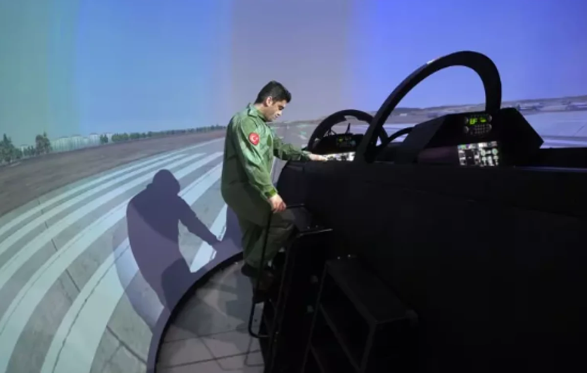 H&Uuml;RJET sim&uuml;lat&ouml;r&uuml; İspanya'ya ihra&ccedil; edilecek