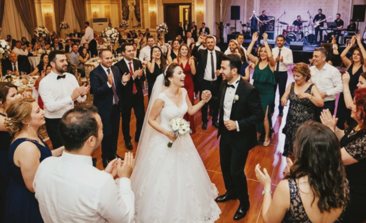 İBB'den d&uuml;ğ&uuml;n salonlarına y&uuml;zde 31'e varan zam! Yeni tarife a&ccedil;ıklandı