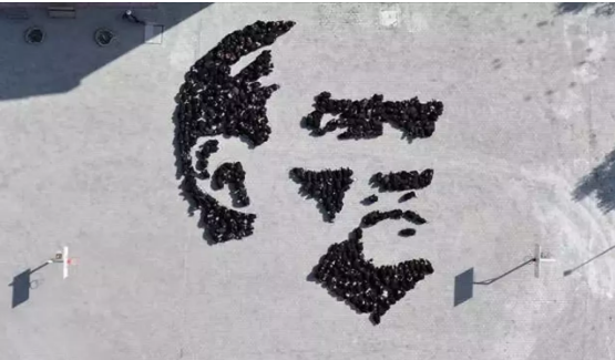 Iğdır'da 400 öğrenci ''Atatürk silüeti'' koreografisi oluşturdu