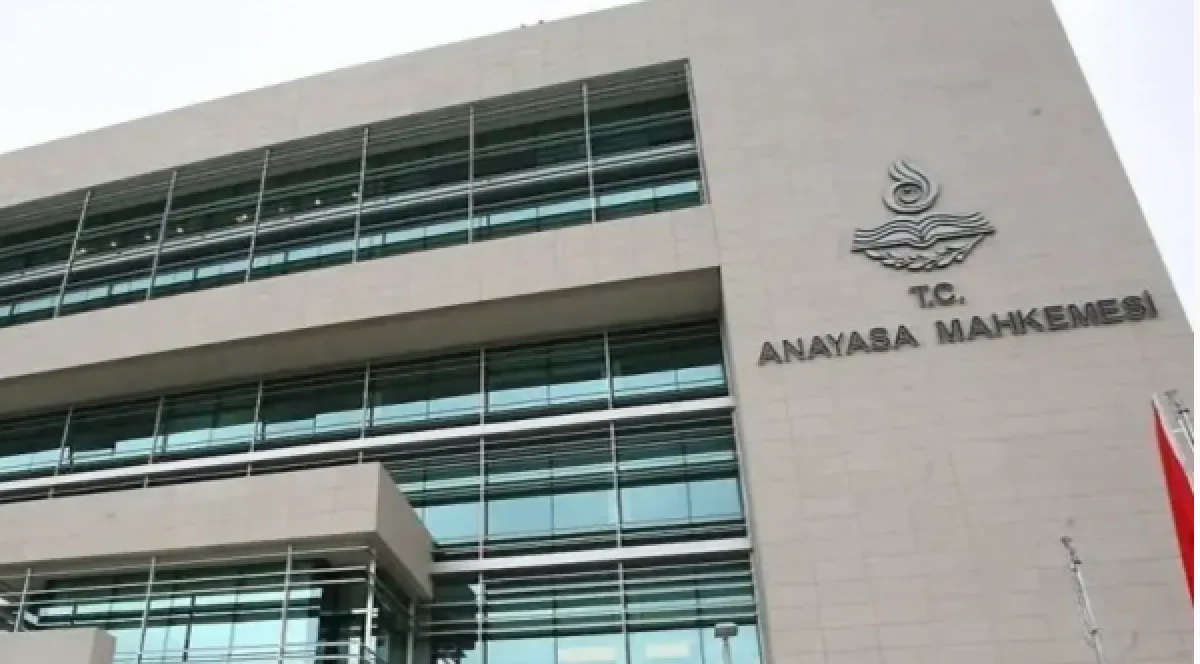 İki lise &ouml;ğrencisinin başvurusu AYM'de sonu&ccedil;landı: Hak ihlali kararı verildi