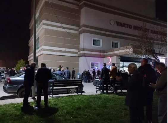 'İnekler' yüzünden akrabasını kürekle öldürdü 