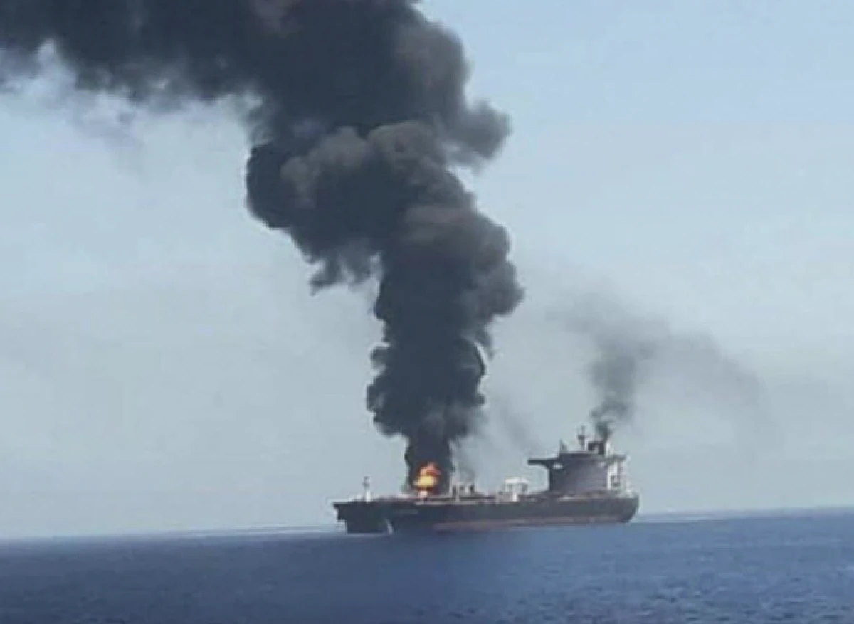İran, H&uuml;rm&uuml;z'de tanker  vurdu