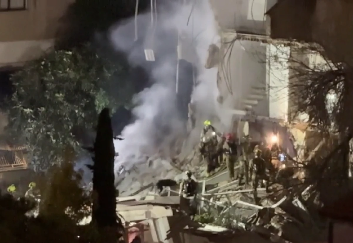 İran, İsrail'in Hayfa kentini vurdu: 4 yaralı               