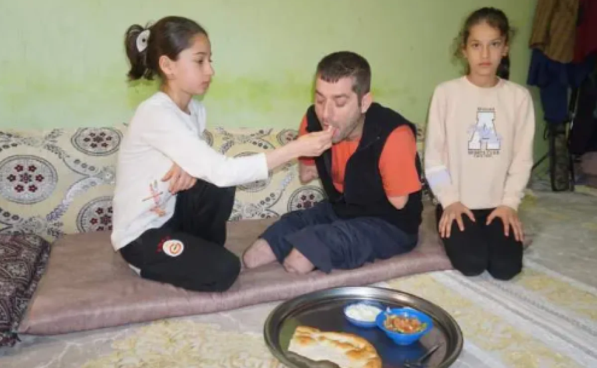 İş kazasında kollarını ve ayaklarını kaybetti! Hayatı kızının paylaştığı video ile değişti