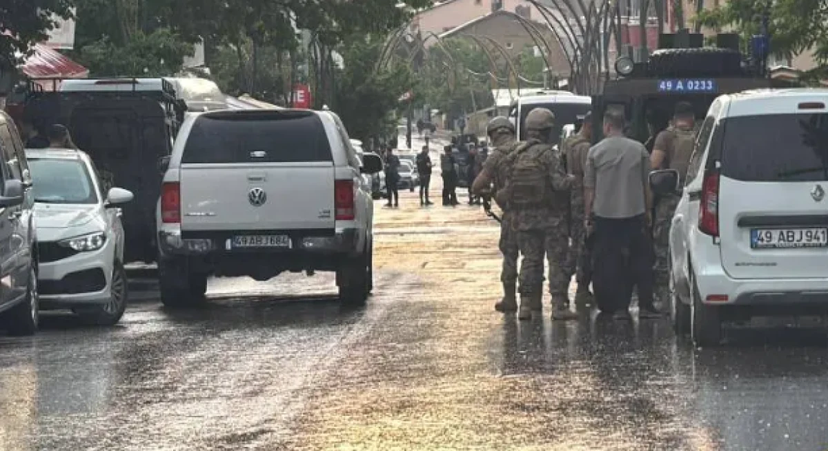 İşitme engelli kardeşini vurup 1 polisi yaralayan şahsı &ouml;zel harekat etkisiz hale getirdi