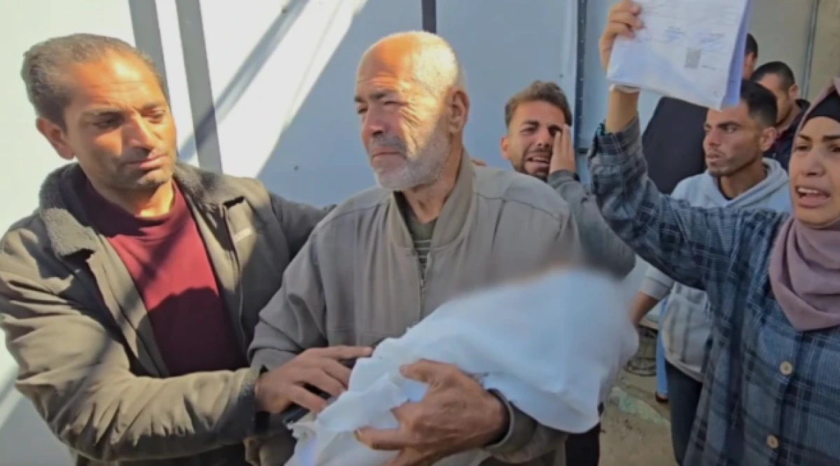 İsrail'in Gazze&rsquo;de &ccedil;ıkışına izin vermediği 2 yaşındaki Nidal bebek hayatını kaybetti! 