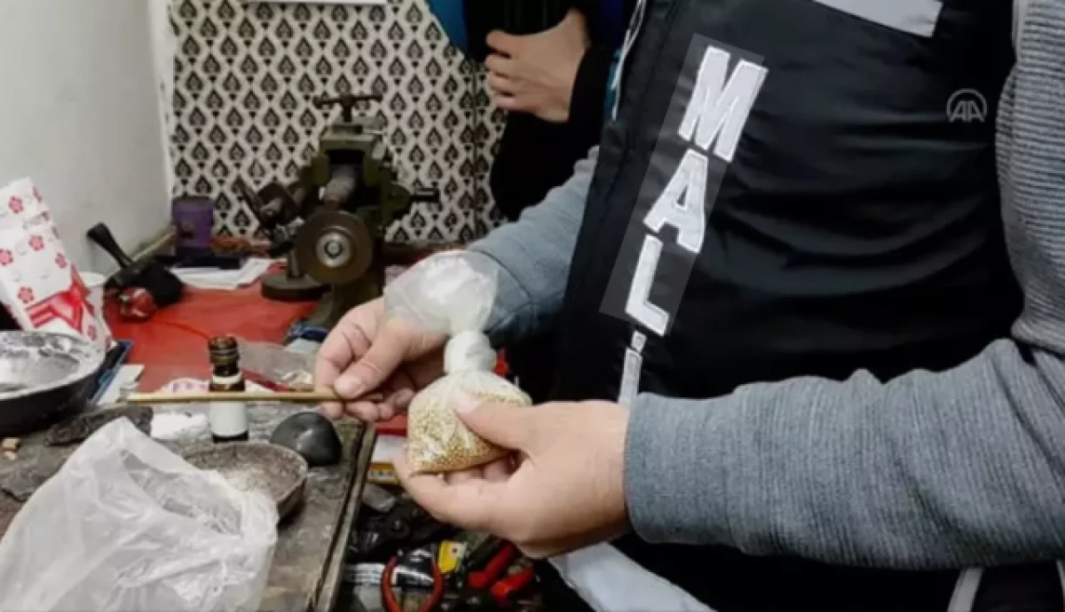 İstanbul&rsquo;da sahte altın şebekesine darbe: 8 ş&uuml;pheli g&ouml;zaltında