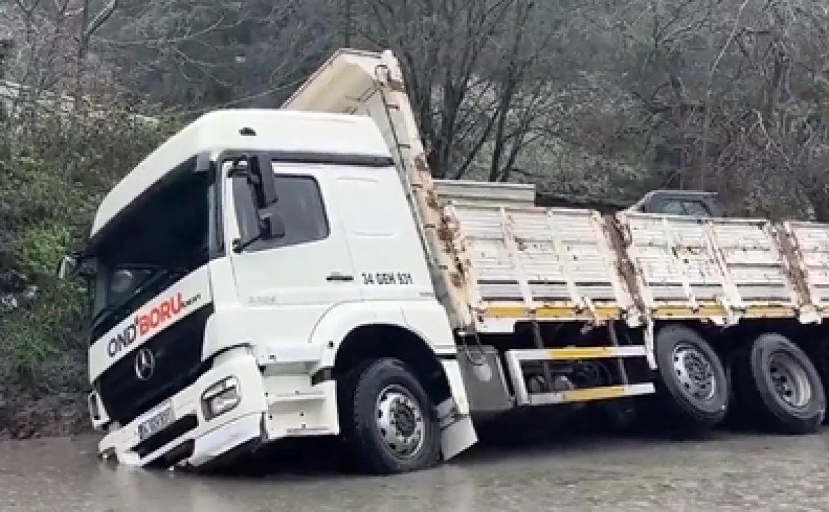 İstanbul'da şiddetli yağışın bilan&ccedil;osu netleşti                    