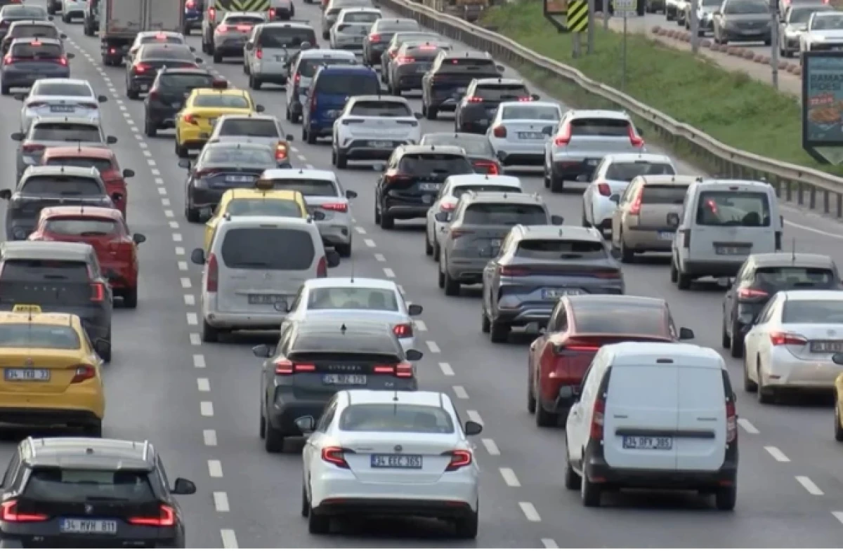 İstanbul'da trafik &ccedil;ilesi bitmiyor!                       