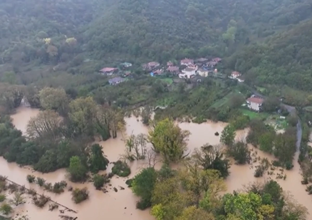 İstanbul'da yağışlar yeniden kuvvetleniyor! Meteoroloji'den 14 ile son dakika uyarısı