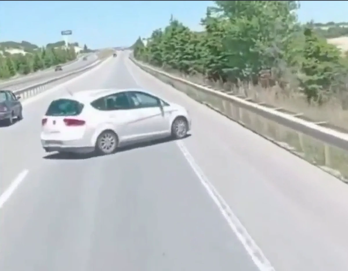İstasyondan fırlayıp sol şeride ok gibi fırladı, facianın teğet ge&ccedil;tiği o dehşet anları