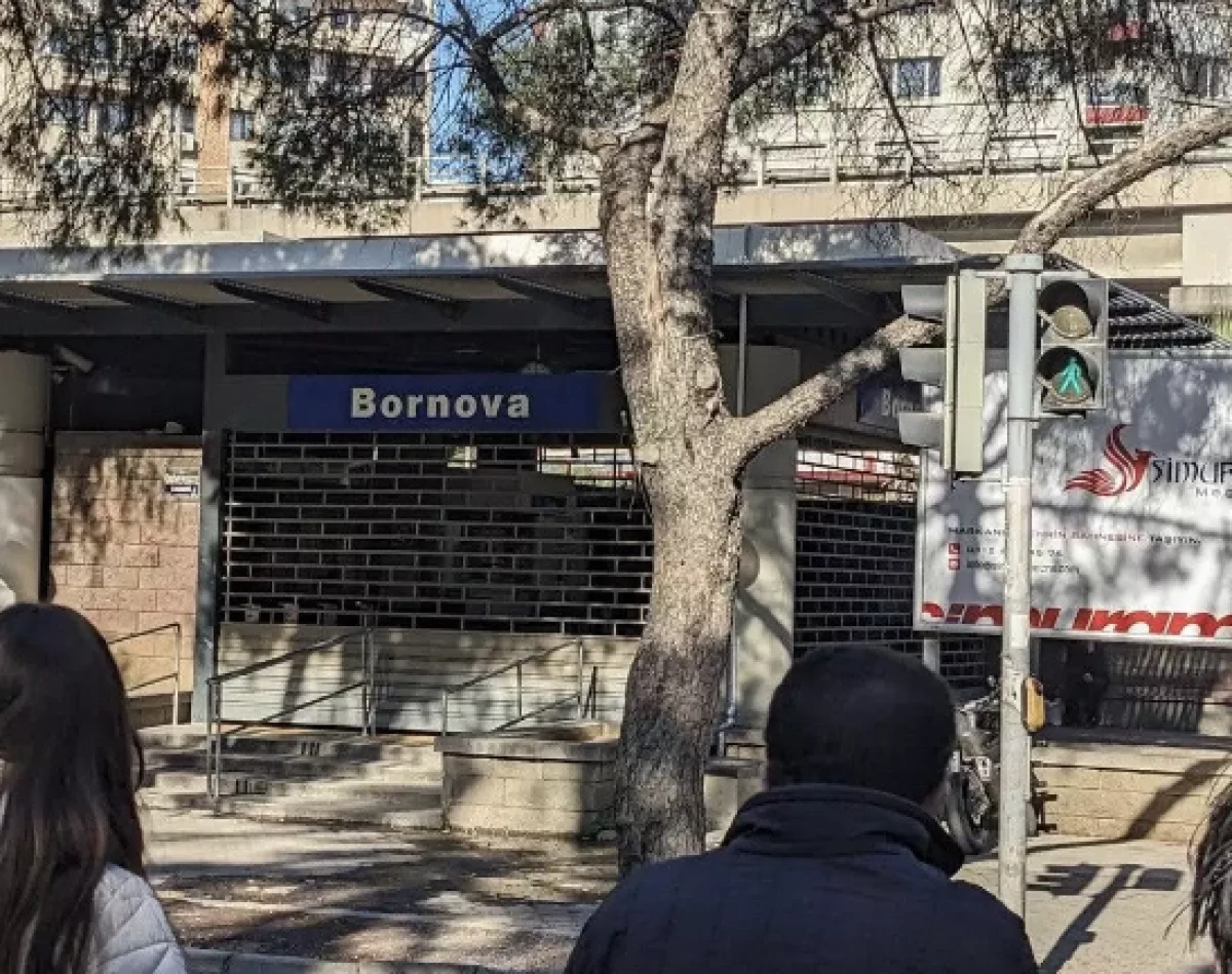 İzmir'de Metro vagonu raydan çıktı!       