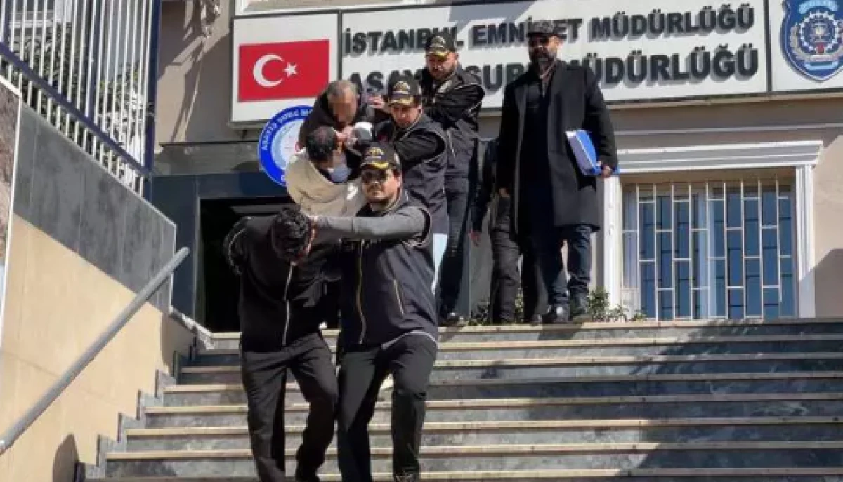 Kadık&ouml;y'de hırsızlık: Merdivenle girdiler, evdekileri bağlayıp altınları &ccedil;aldılar  