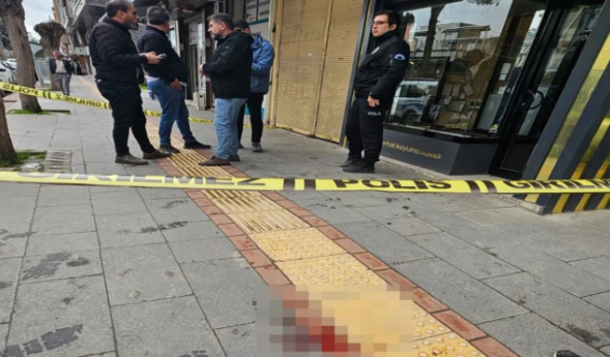 Kadın kılığında kuyumcu soymaya &ccedil;alıştılar    