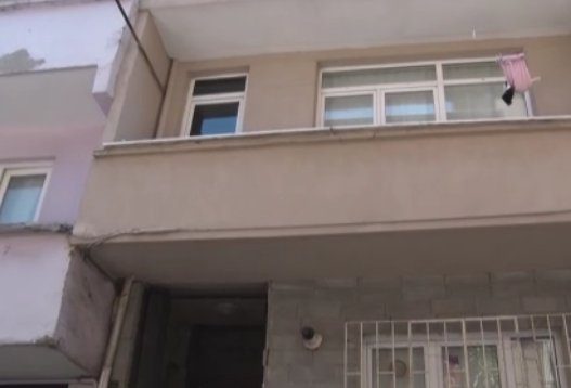 Kağıthane'de mahalleyi ayağa kaldıran olay: 2,5 yaşındaki kız balkondan düşüp öldü!