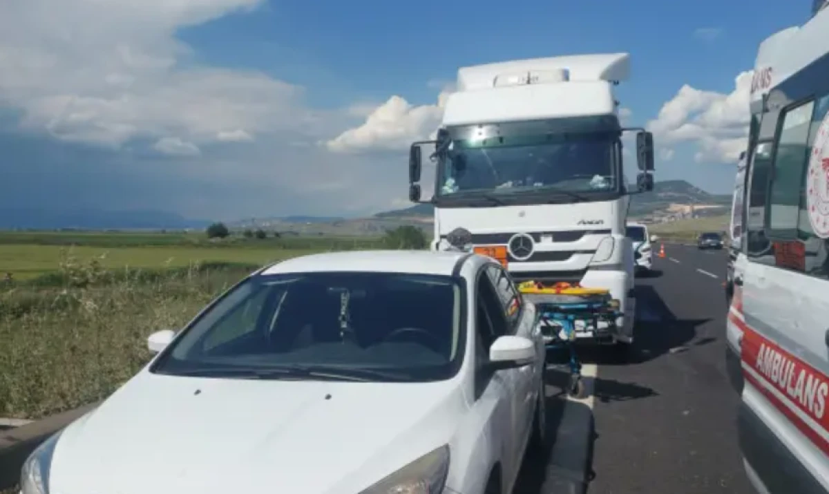 Kahramanmaraş'ta korkun&ccedil; kaza! TIR &ccedil;arptı: 1 &ouml;l&uuml;, 2 yaralı