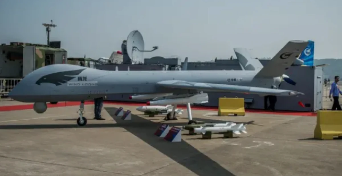 Kamikaze dronlar Suudi Arabistan'daki petrol rafinerisini patlattı