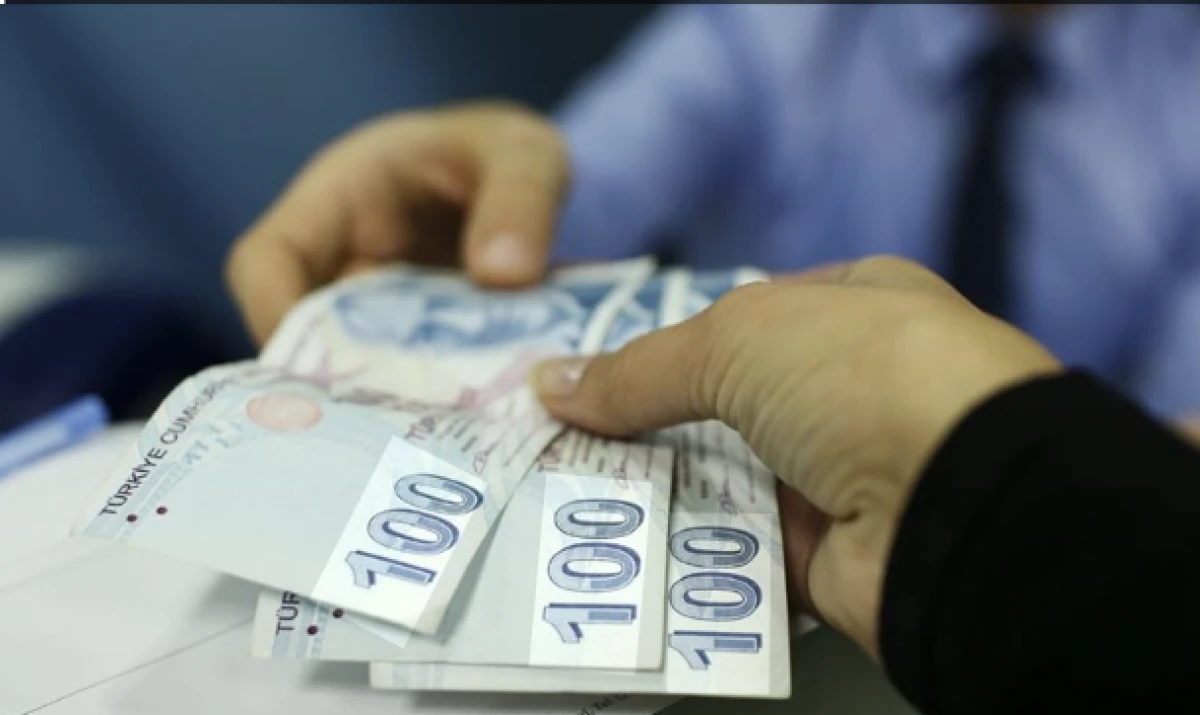 Kamu iş&ccedil;ilerine ek &ouml;demenin ilk yarısı yarın yapılacak