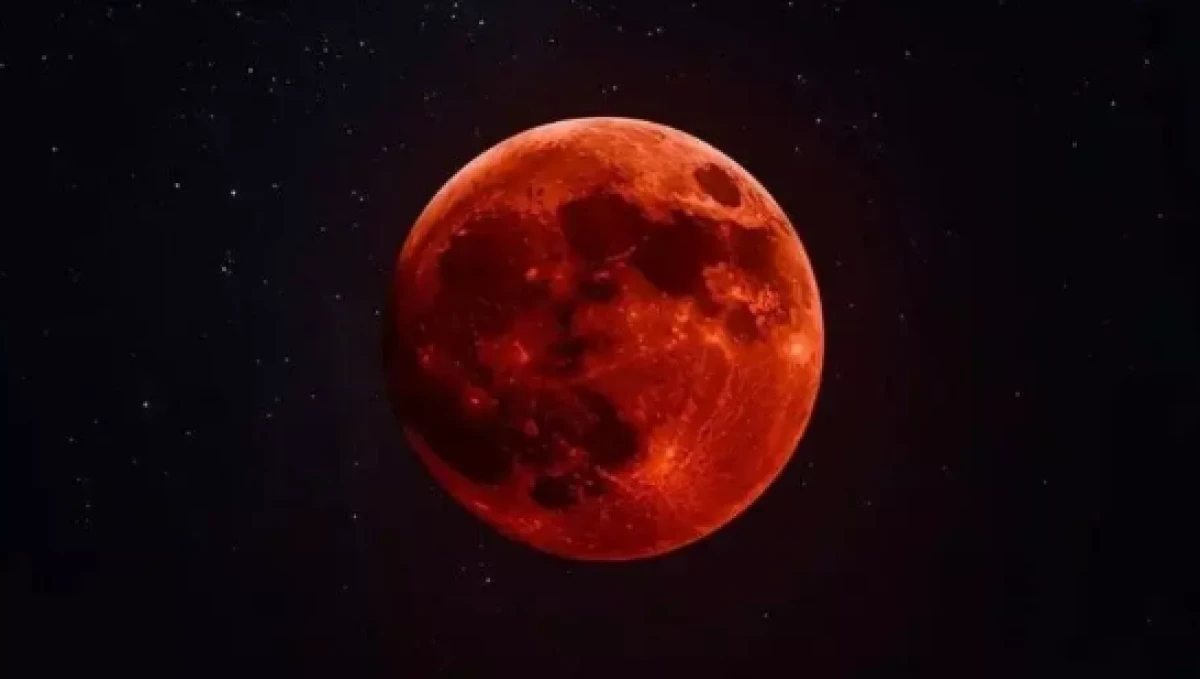 ''Kanlı Ay'' tüm dünyada göz kamaştırdı! 