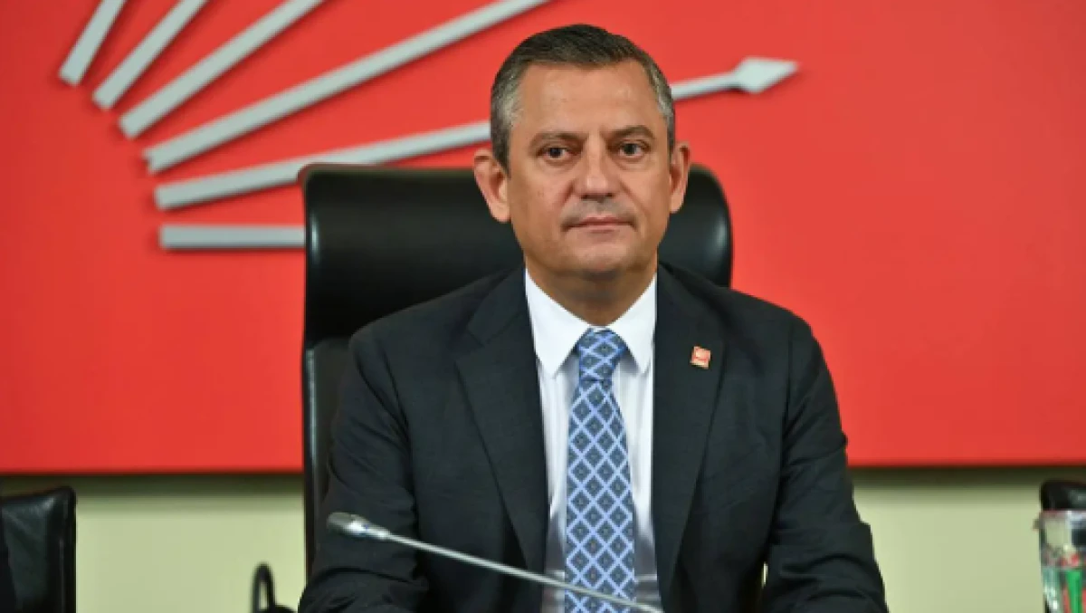 Kapalı toplantıda karar &ccedil;ıktı: &Ouml;zg&uuml;r &Ouml;zel yeniden se&ccedil;ildi
