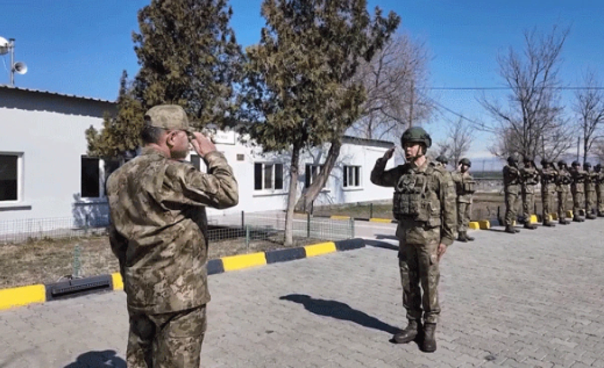 Kara Kuvvetleri Komutanı Tokel, İran sınırında     