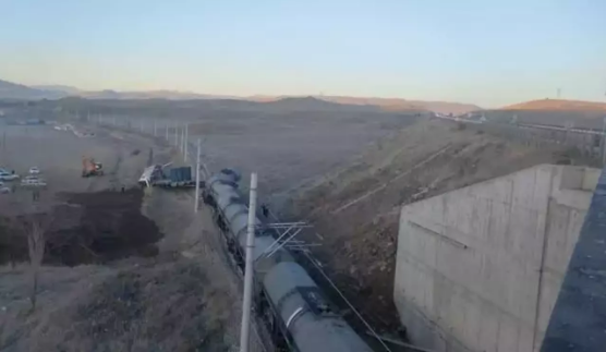 Kırıkkale'de korkunç kaza! Tren raydan çıktı     