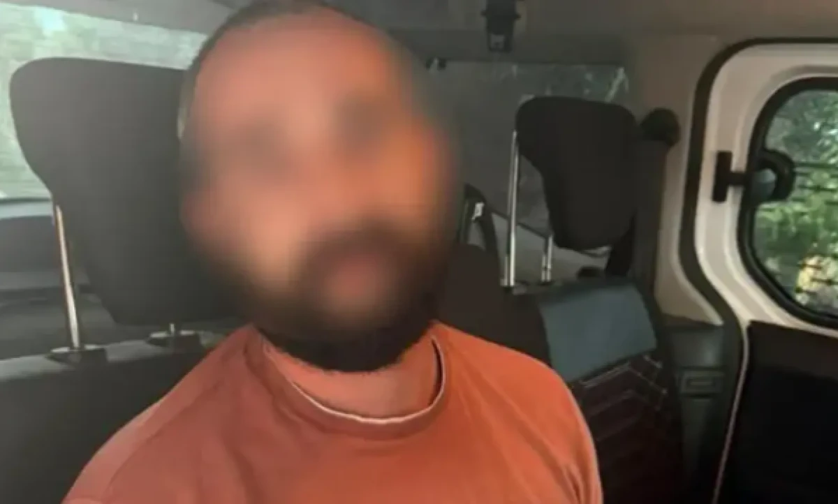 Kırmızı b&uuml;ltenle aranan ş&uuml;pheli yakayı ele verdi
