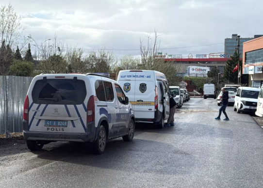 Kocaeli'de bir işçi inşattan düştü!               