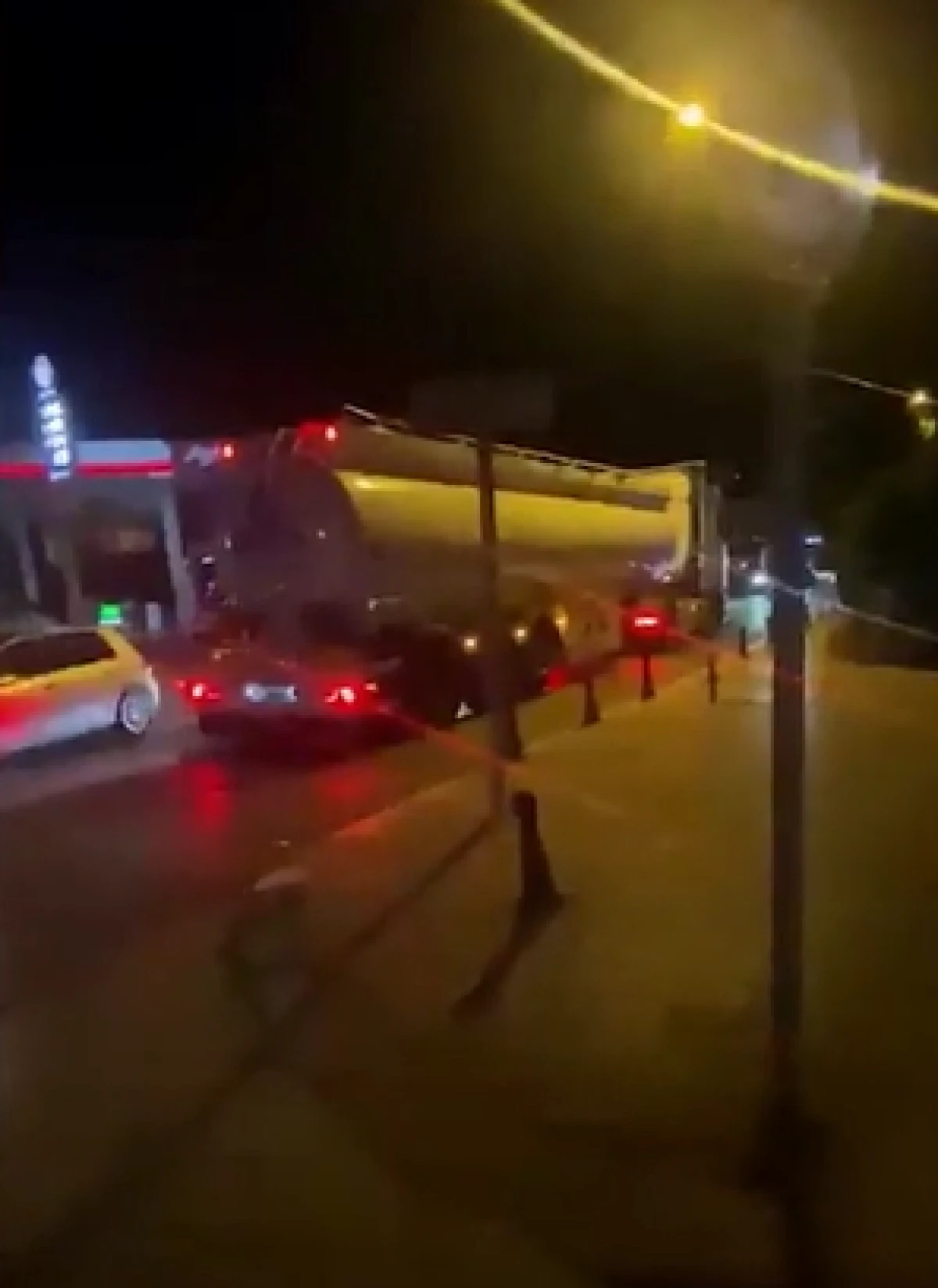 Konya&rsquo;da TIR&rsquo;ın ters y&ouml;nde ilerlemesi trafiği tehlikeye attı