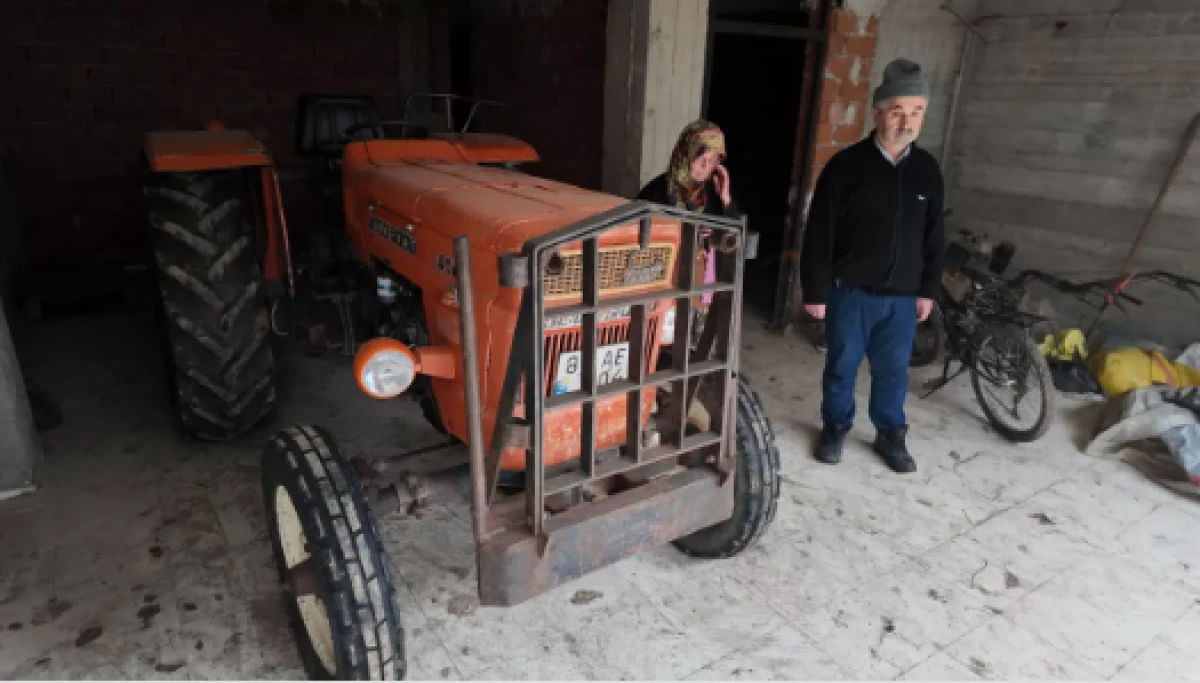 K&ouml;yde kullandığı trakt&ouml;r&uuml;ne otoyolda ceza kesildi! 