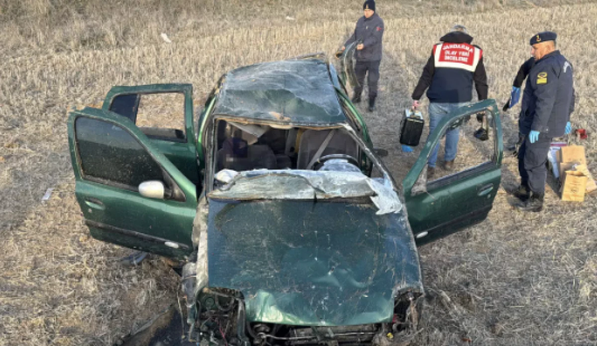 K&uuml;tahya'da feci kaza: 1 &ouml;l&uuml;, 2 yaralı!                         