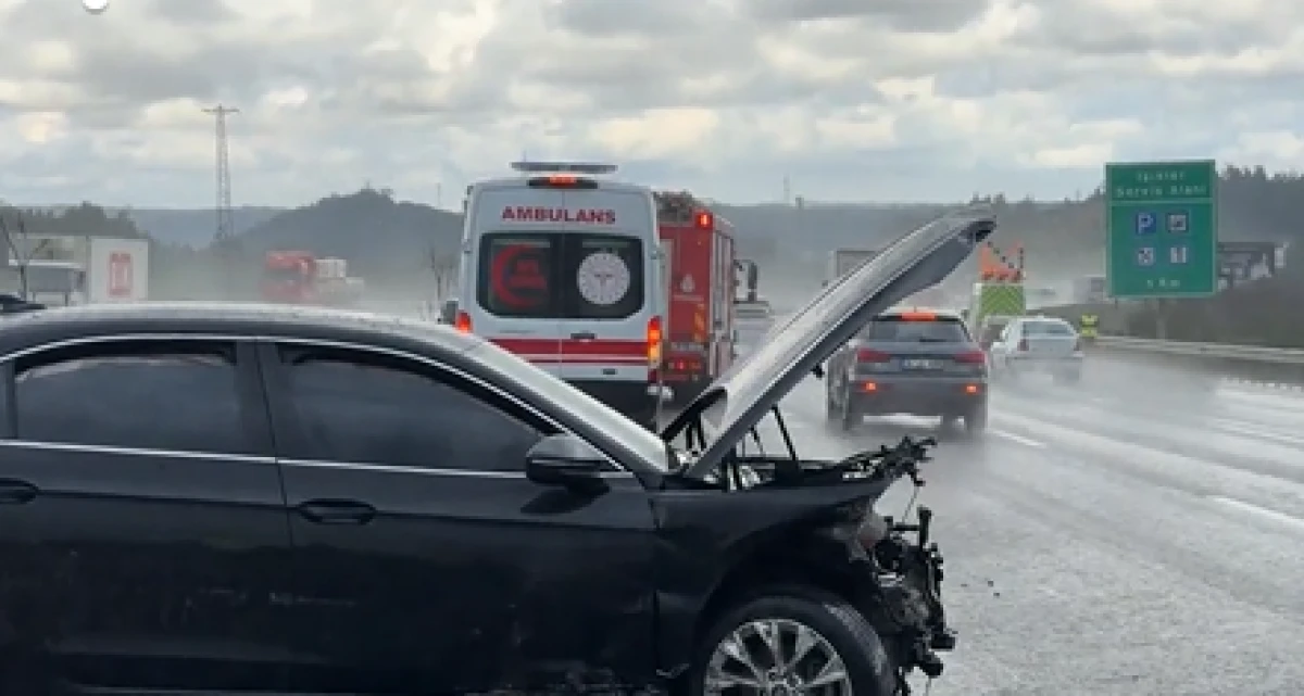 Kuzey Marmara Otoyolu'nda yağış sonrası zincirleme kaza