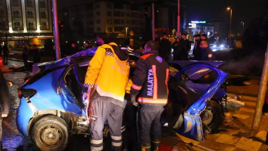 Malatya'da feci kaza: 1 ölü, 2 yaralı            