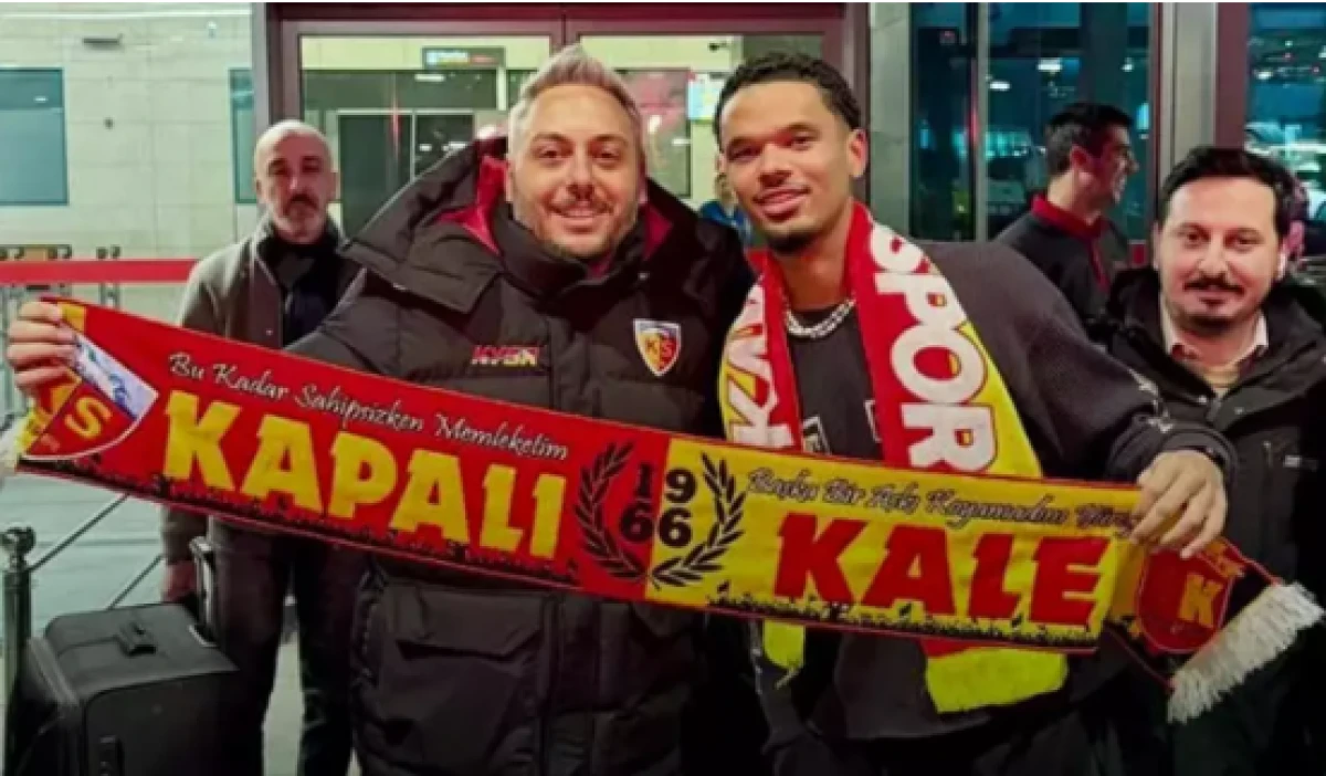 Manchester City'nin 21 yaşındaki stoperi Kayserispor'a transfer oldu 