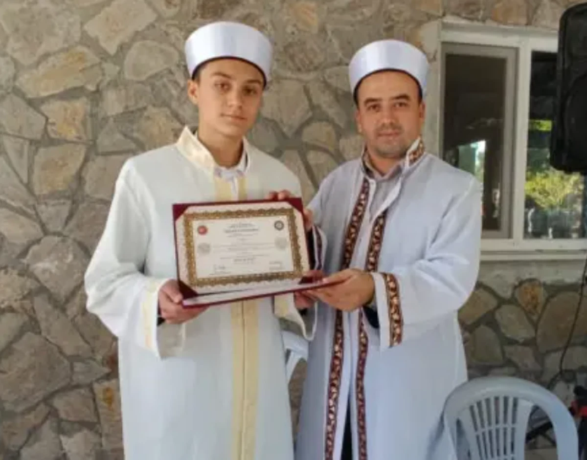 Manisa'da 1,5 yılda hafız olan Haluk'un hedefi dikkat &ccedil;ekti