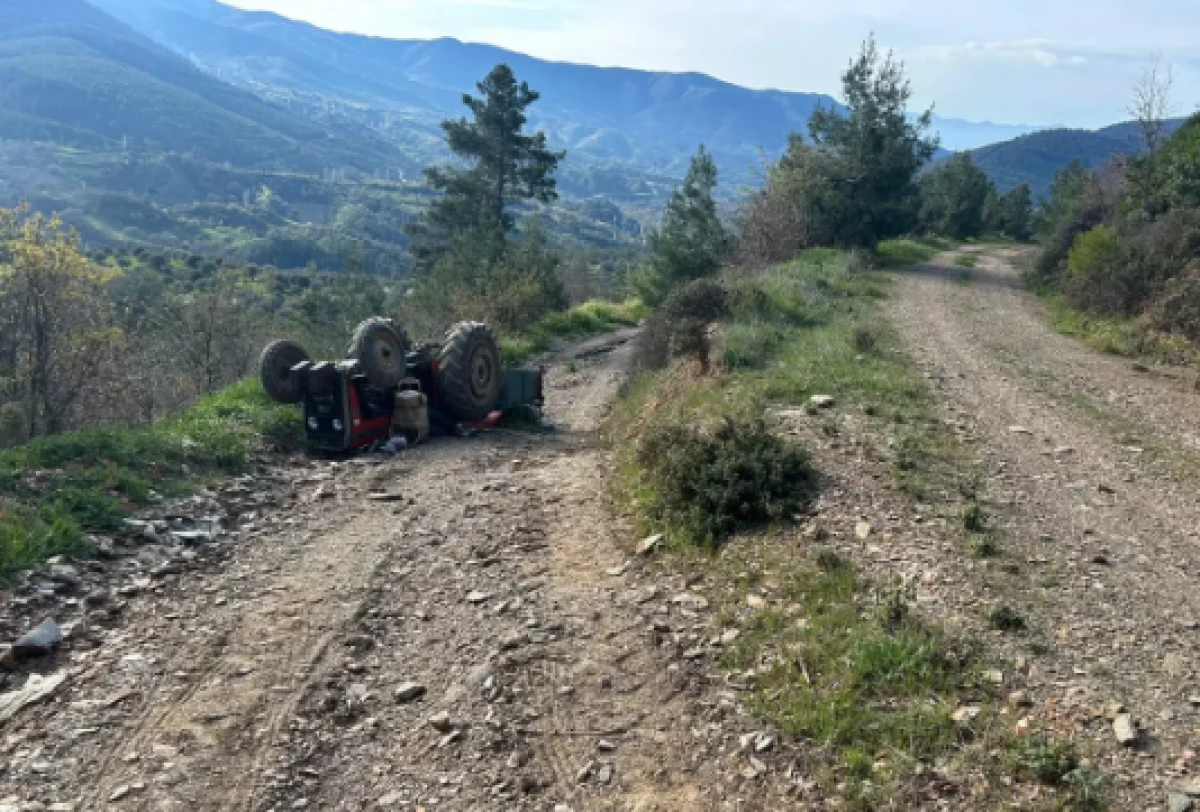 Manisa'da korkun&ccedil; trakt&ouml;r kazası: 3 kişi &ouml;ld&uuml;     