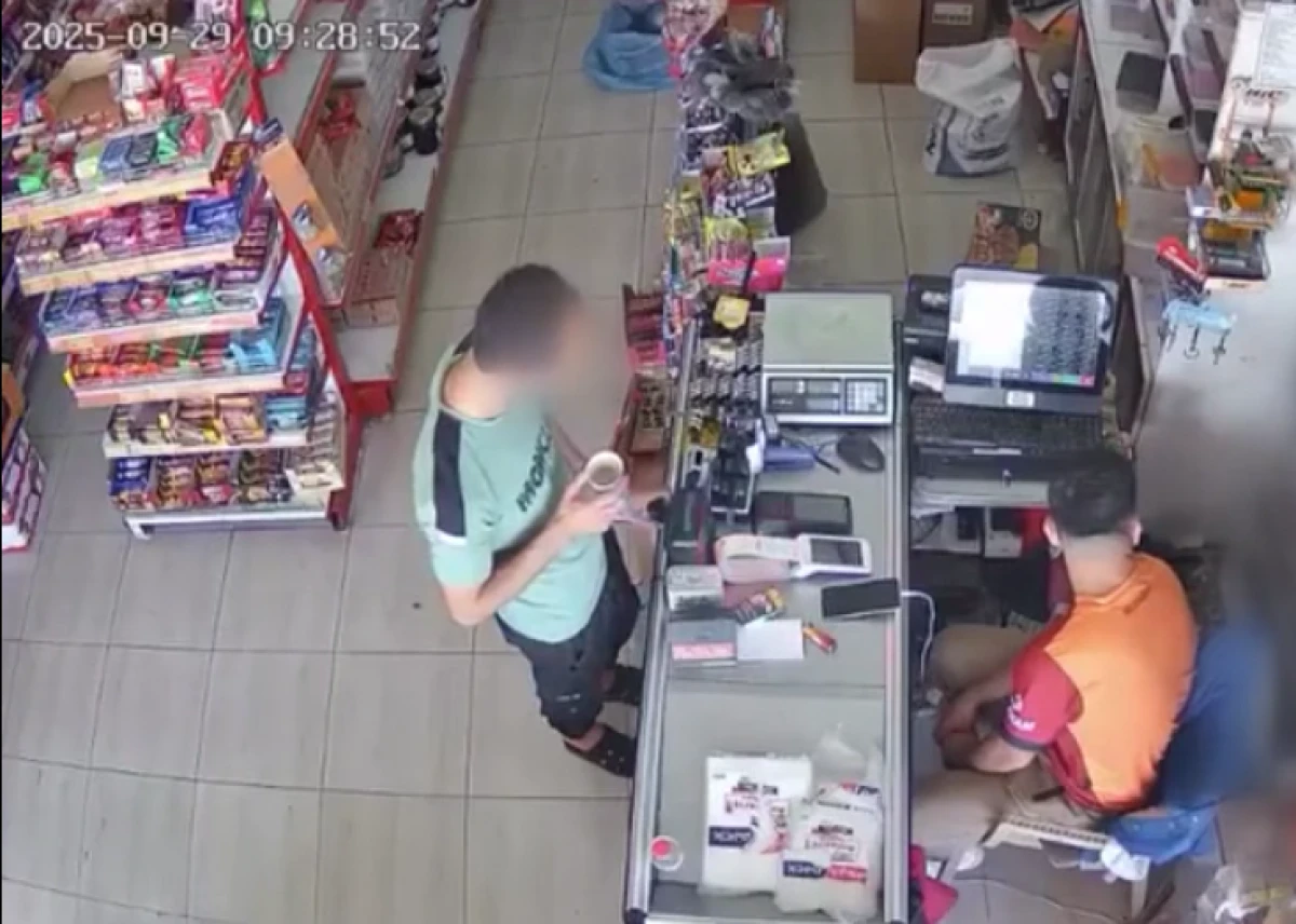 Markette şaşırtan hırsızlık!                   