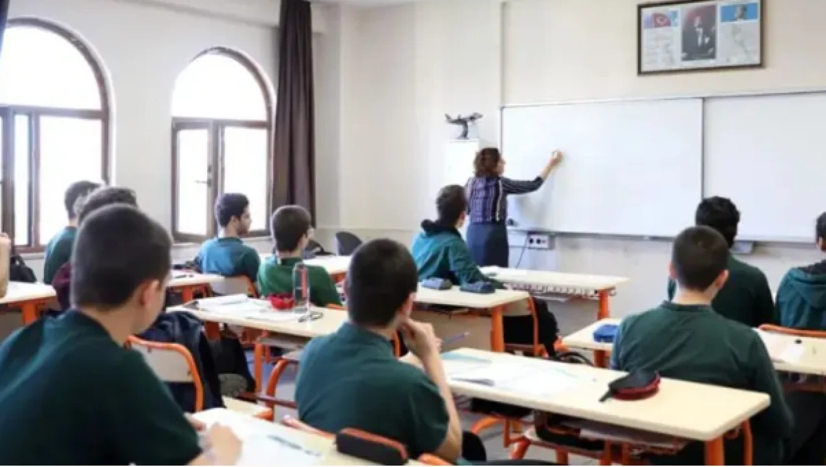 MEB'den okullarda yeni kurallar! Resmi Gazete'de yayımlandı! T&uuml;m sistem değişti