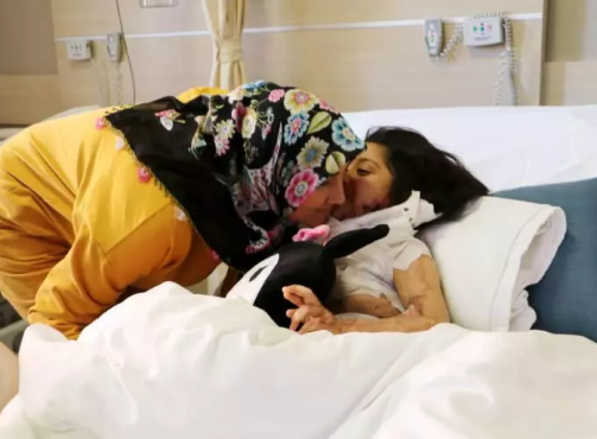 Mersin'de 5 yaşındaki G&uuml;lşah'ın &ccedil;enesi ameliyatla boynundan ayrıldı