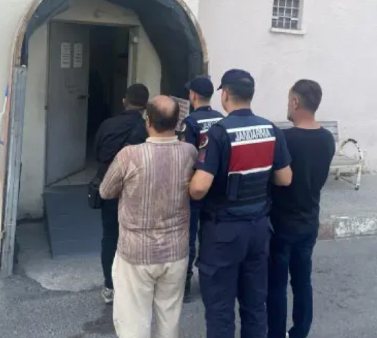 Mersin'de arsa oyunu! 200 milyon TL'lik vurgun engellendi