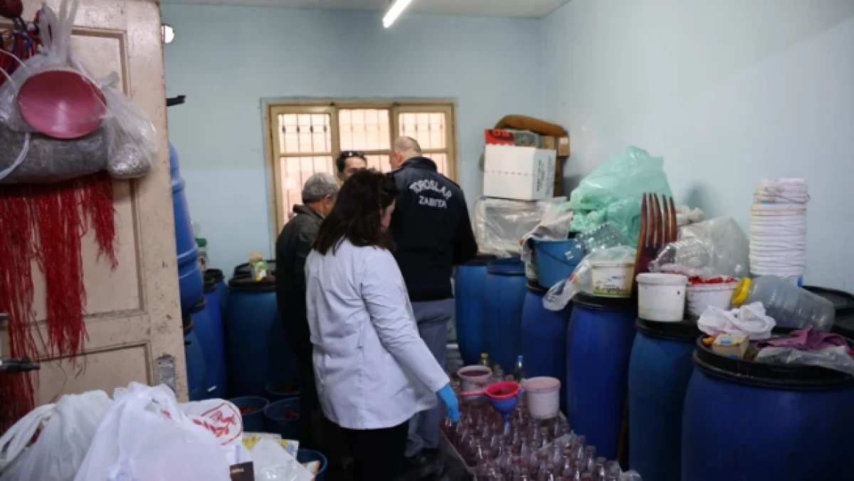 Mersin'de ruhsatsız şalgam imalathanesi m&uuml;h&uuml;rlendi