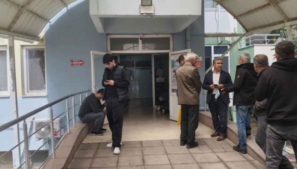Mersin'de zehirlenme ş&uuml;phesi! 2 kardeş &ouml;ld&uuml;, anne ve baba yoğun bakımda