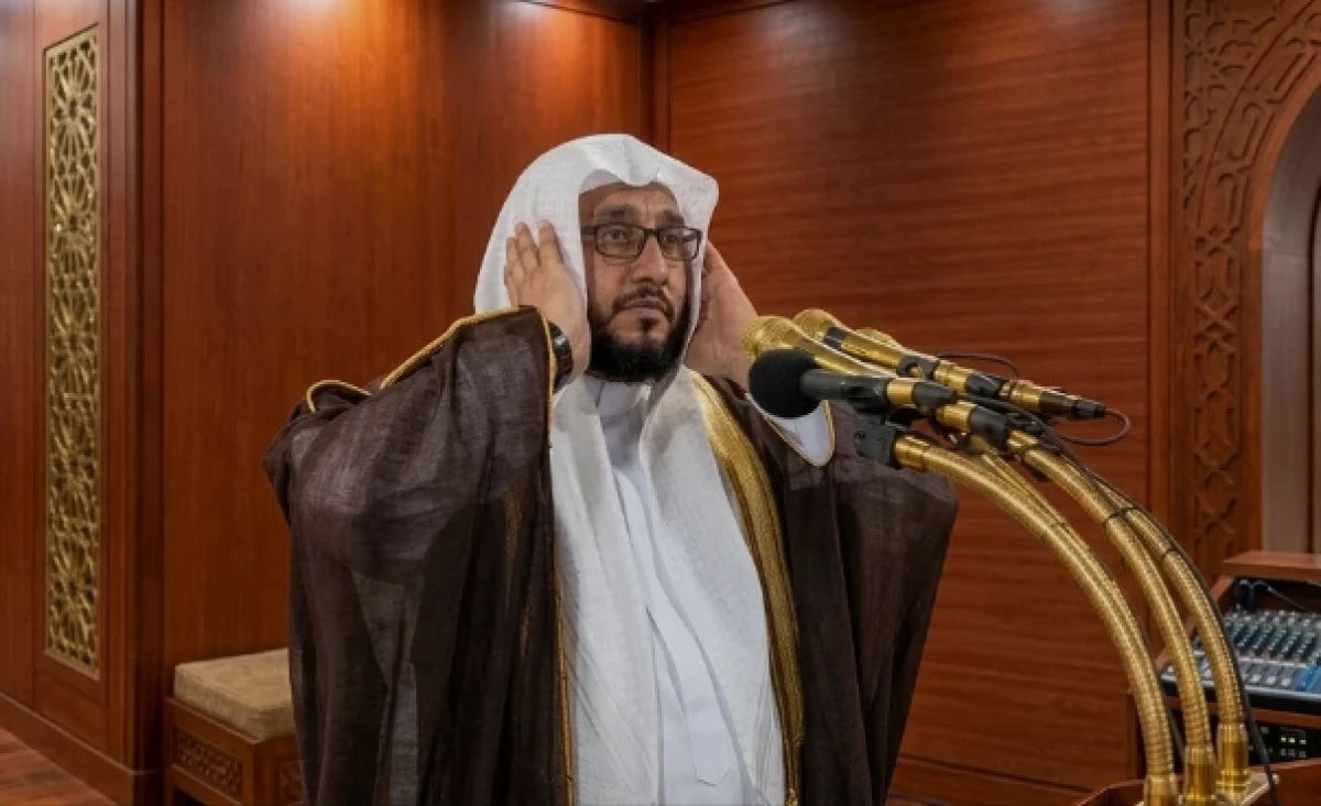 Mescid-i Haram m&uuml;ezzini İbrahim el-Medeni'nin cenaze namazı kılındı