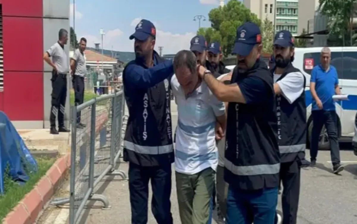 Milletvekilini bı&ccedil;aklayan Keleş partisinden ihra&ccedil; edildi